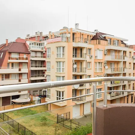 Apartment Coral Pomorie